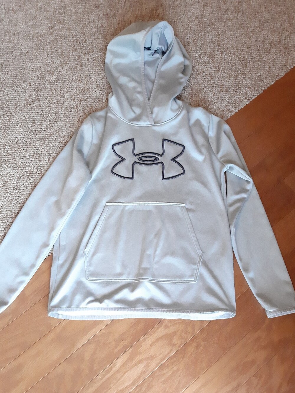 Under Armour Loose Fit Hoodie size XS